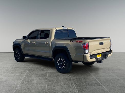 Used 2020 Toyota Tacoma TRD Off-Road w/ Technology Package AWD/4WD image 3