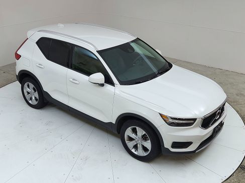 Used 2020 Volvo XC40 T4 Momentum FWD image 13
