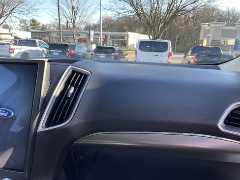 Used 2022 Ford Edge SEL w/ Convenience Package image 15