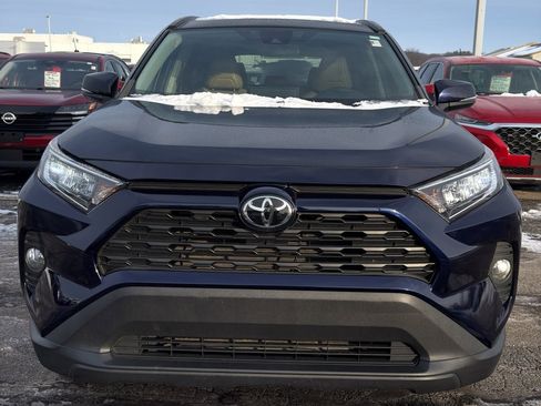 Used 2021 Toyota RAV4 XLE Premium image 3