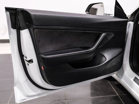 Used 2020 Tesla Model 3 Standard Range Plus image 41