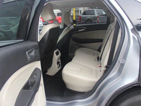Certified 2022 Ford Edge Titanium AWD/4WD image 15