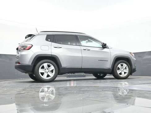 Used 2022 Jeep Compass Latitude FWD image 47