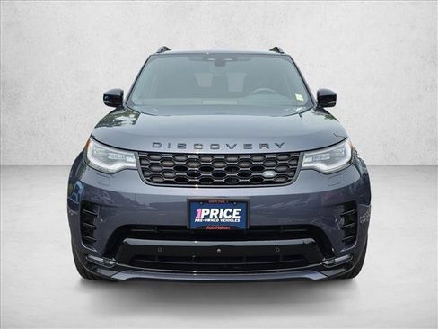 Used 2025 Land Rover Discovery Dynamic SE AWD/4WD image 2