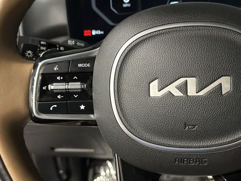 Used 2025 Kia Sorento SX Prestige w/ Olive Brown Leather Package AWD/4WD image 12