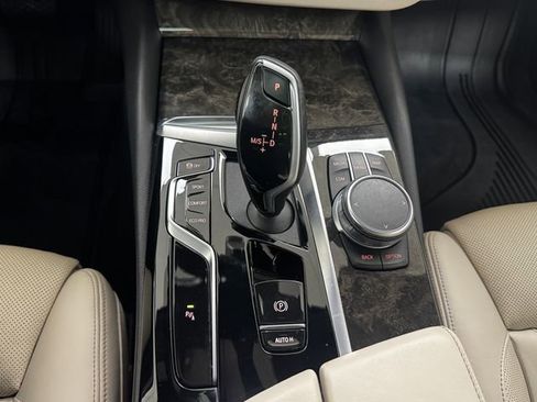 Used 2022 BMW 540i xDrive w/ Premium Package image 30