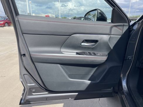 New 2026 Nissan Kicks SR w/ Cold Weather Package image 13