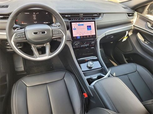 New 2025 Jeep Grand Cherokee L Limited image 9