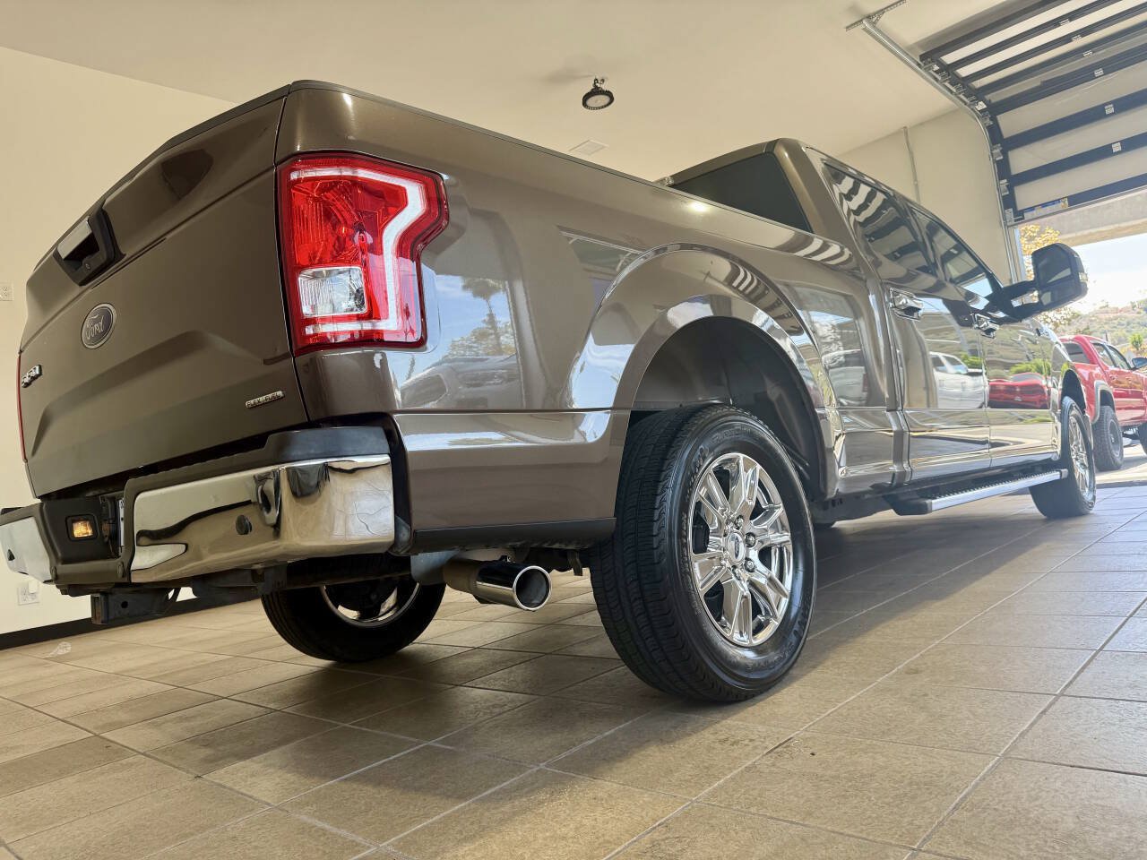 Used 2015 Ford F150 XLT w/ Equipment Group 302A Luxury RWD image 8