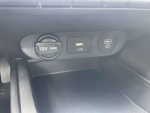 Used 2024 Hyundai Elantra SE FWD image 27