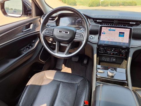 Used 2022 Jeep Grand Cherokee L Limited image 12