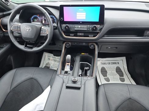 Certified 2025 Toyota Grand Highlander AWD Hybrid image 22