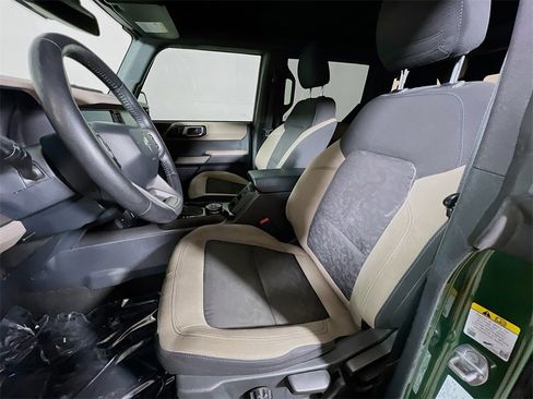 Used 2022 Ford Bronco Wildtrak image 18