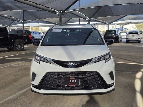 Used 2023 Toyota Sienna XSE image 2