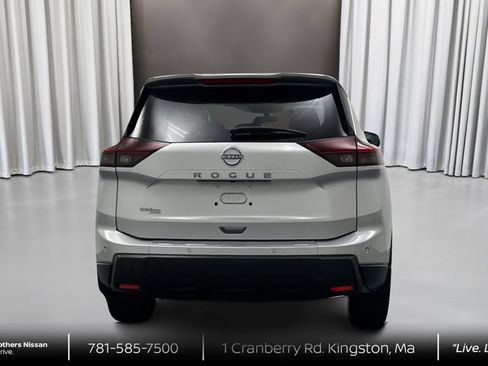 Certified 2025 Nissan Rogue SV AWD/4WD image 6