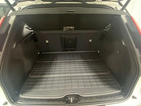 Used 2023 Volvo XC40 Recharge Ultimate w/ Protection Package Premier AWD/4WD image 9