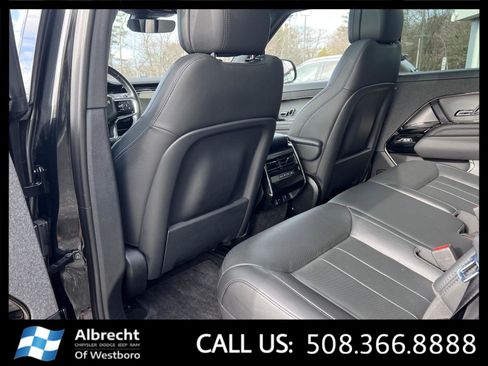 Used 2025 Land Rover Range Rover Sport SE image 12