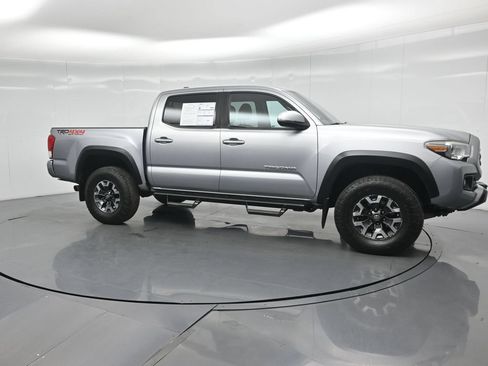 Used 2019 Toyota Tacoma TRD Off-Road w/ Technology Package AWD/4WD image 24