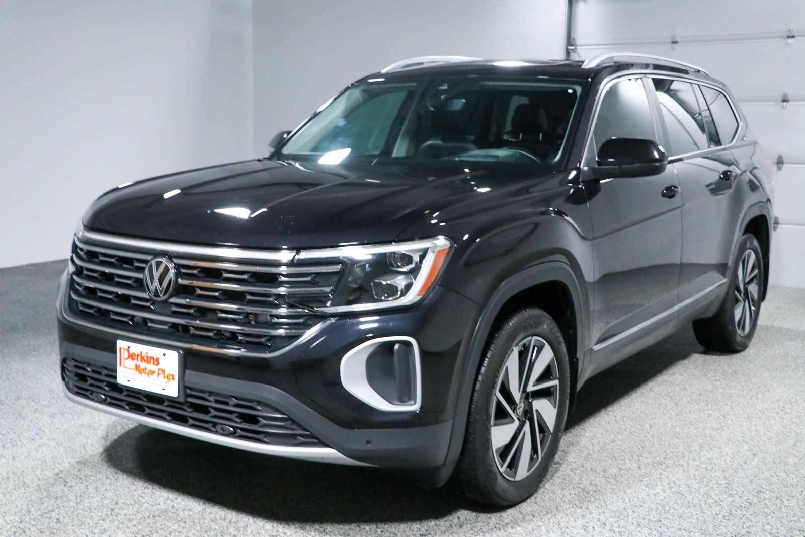 Used 2024 Volkswagen Atlas SEL AWD/4WD image 34