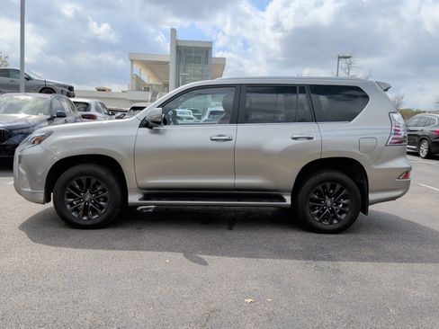 Used 2023 Lexus GX 460 Premium w/ Premium Package image 15