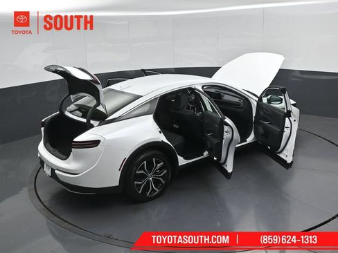 Used 2024 Toyota Crown AWD/4WD image 54