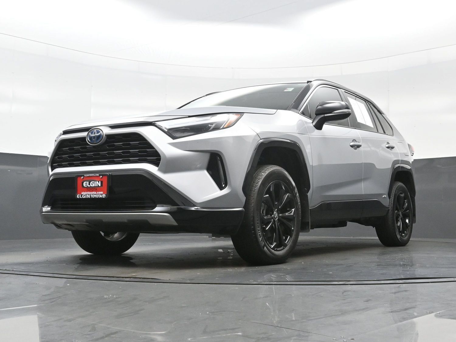 Used 2024 Toyota RAV4 XSE w/ Weather Package AWD/4WD image 30
