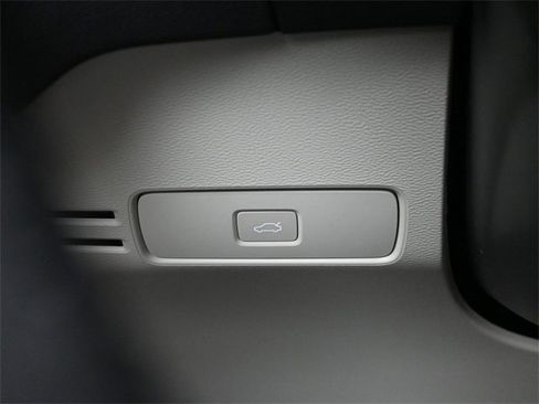 New 2026 Volvo XC40 B4 Plus w/ Protection Package Premier image 28