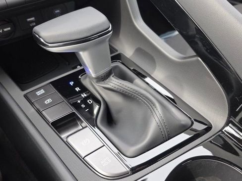 Certified 2025 Hyundai Elantra SEL image 12