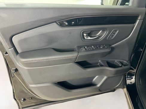 Used 2024 Honda Pilot TrailSport image 16