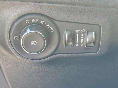 Used 2018 Jeep Compass Limited w/ Navigation Group image 18