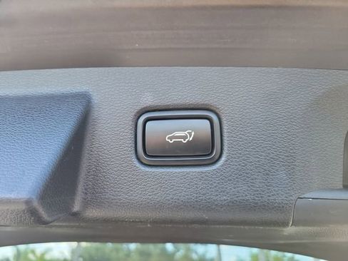 Used 2022 Kia Telluride SX w/ Towing Package FWD image 8