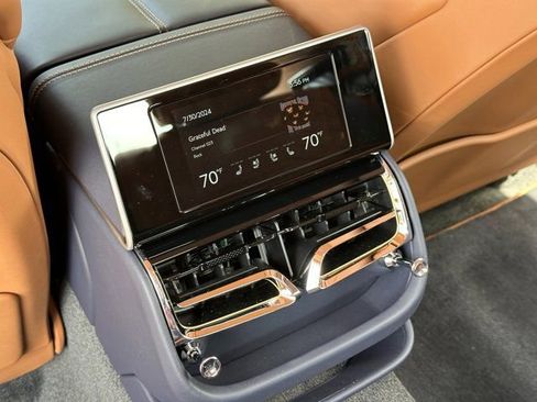 New 2024 Bentley Flying Spur W12 image 38