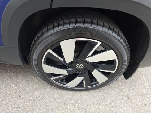 Used 2024 Volkswagen Taos SEL AWD/4WD image 8