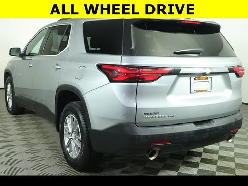 Used 2023 Chevrolet Traverse LT image 5