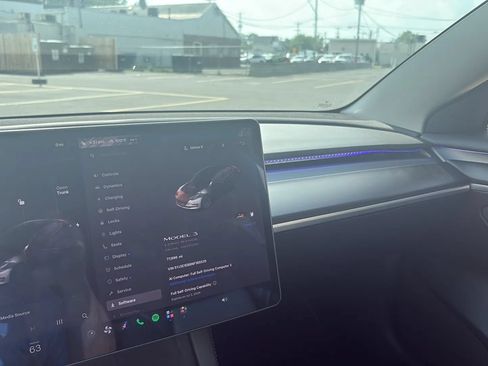 Used 2022 Tesla Model 3 Long Range AWD/4WD image 16