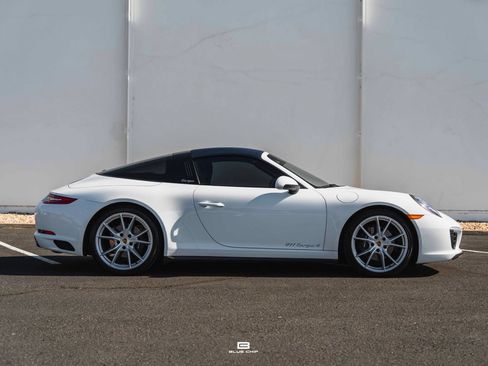 Used 2019 Porsche 911 Targa 4 AWD/4WD image 28