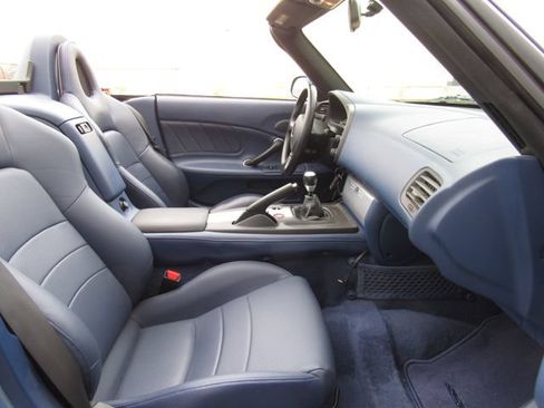 Used 2004 Honda S2000 image 12