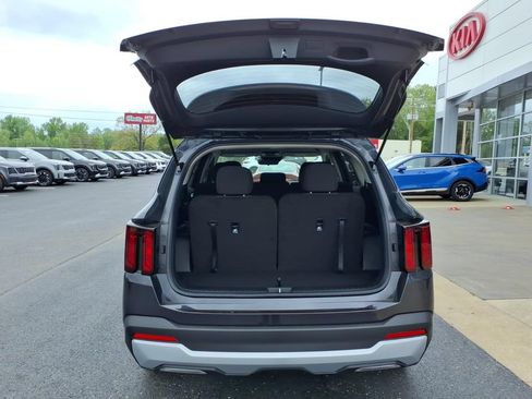 Certified 2026 Kia Sorento LX FWD image 6