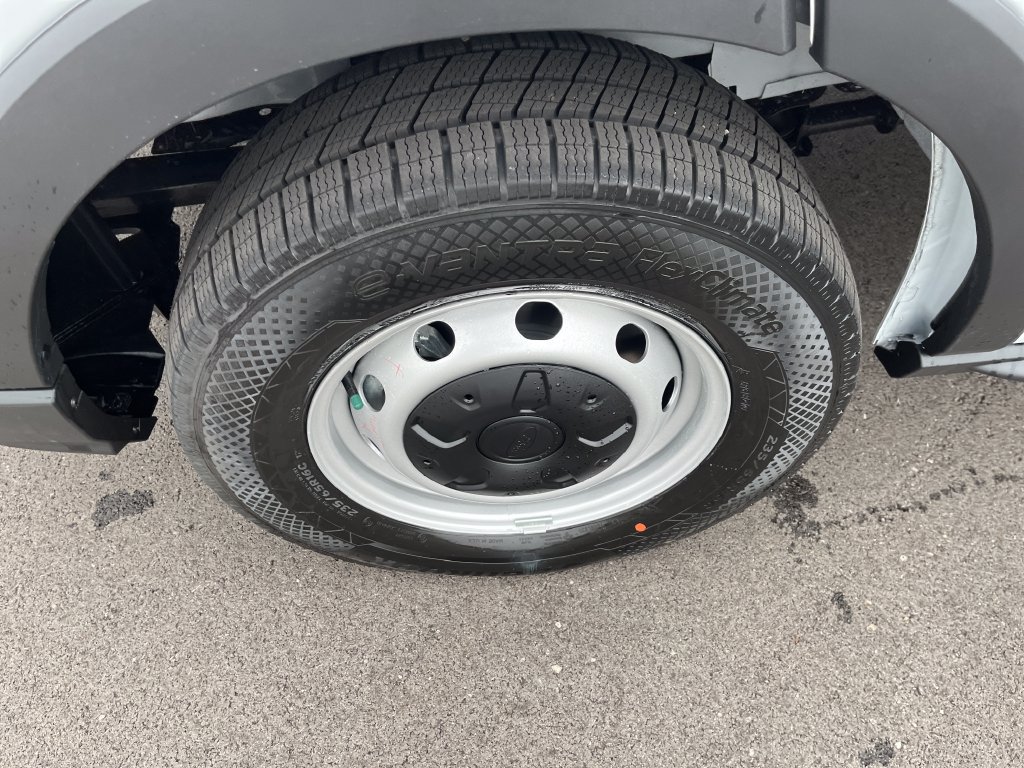 New 2027 Ford Transit 250 148 Medium Roof RWD image 9