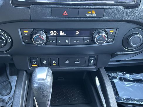 Used 2022 Nissan Frontier SV image 31