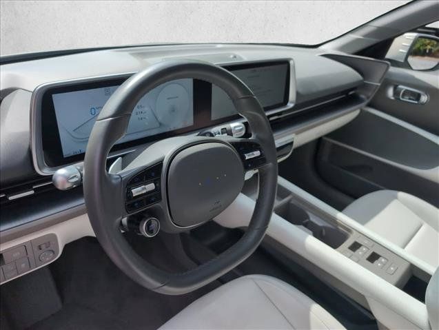 Used 2025 Hyundai Ioniq 6 SEL AWD/4WD image 10