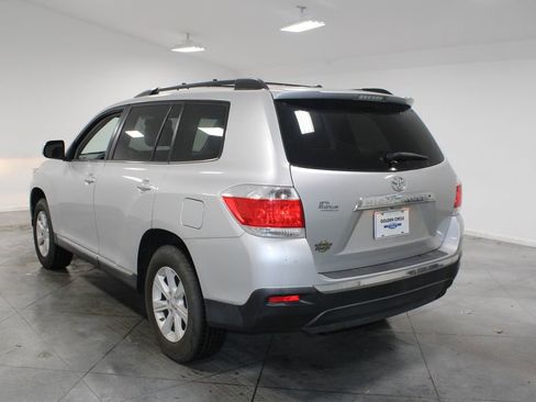 Used 2012 Toyota Highlander SE image 7