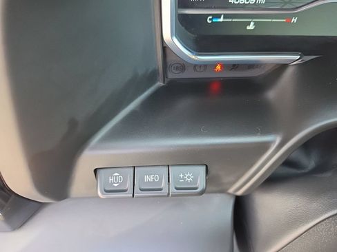 Used 2025 GMC Sierra 1500 AT4 w/ AT4 Premium Package AWD/4WD image 23