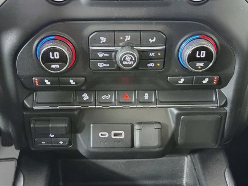Used 2020 Chevrolet Silverado 3500 LT w/ Convenience Package AWD/4WD image 16