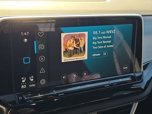 Used 2025 Volkswagen Atlas Cross Sport SE image 23