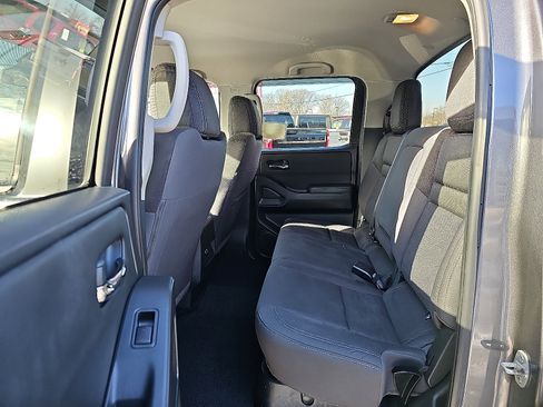 Certified 2024 Nissan Frontier SV w/ Technology Package image 10