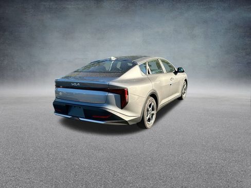 New 2025 Kia K4 LXS image 32