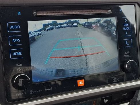 Used 2016 Toyota Tacoma Limited RWD image 14