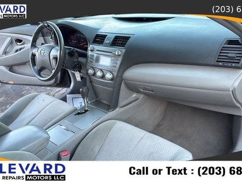 Used 2010 Toyota Camry LE image 35