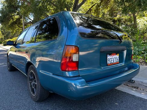Used 1995 Toyota Corolla DX FWD image 3